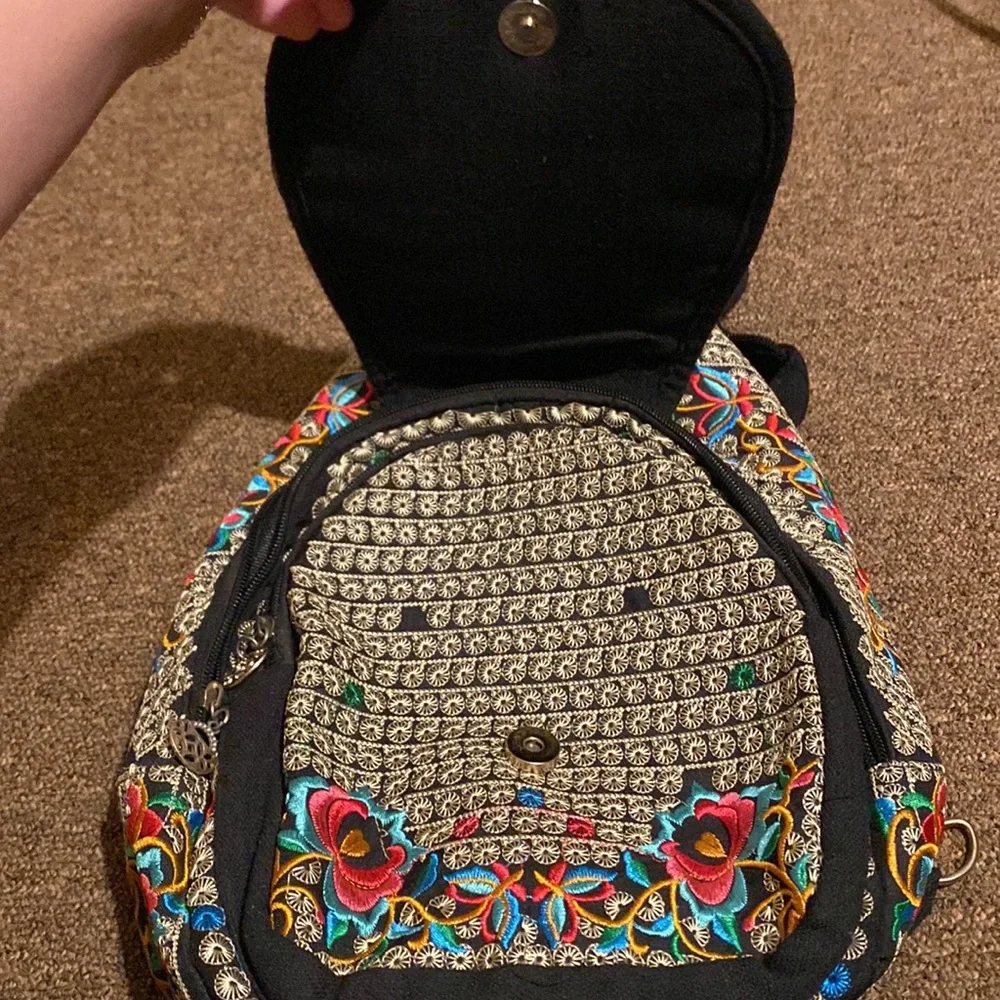 Mexican artesian backpack - Picture 2 of 6